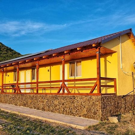 Cabana Varad Coronini Moldova Veche Esterno foto