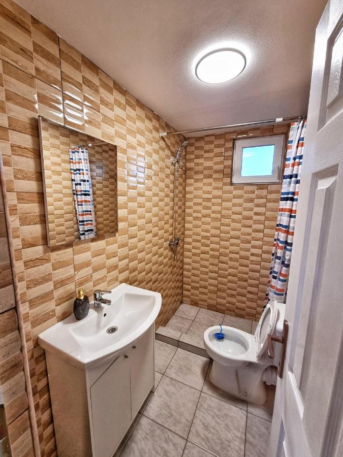 Cabana Varad Coronini Moldova Veche Esterno foto