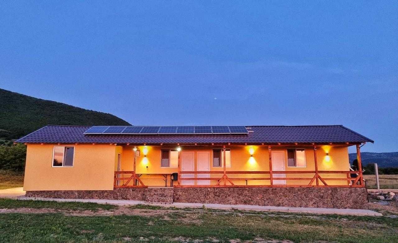 Cabana Varad Coronini Moldova Veche Esterno foto