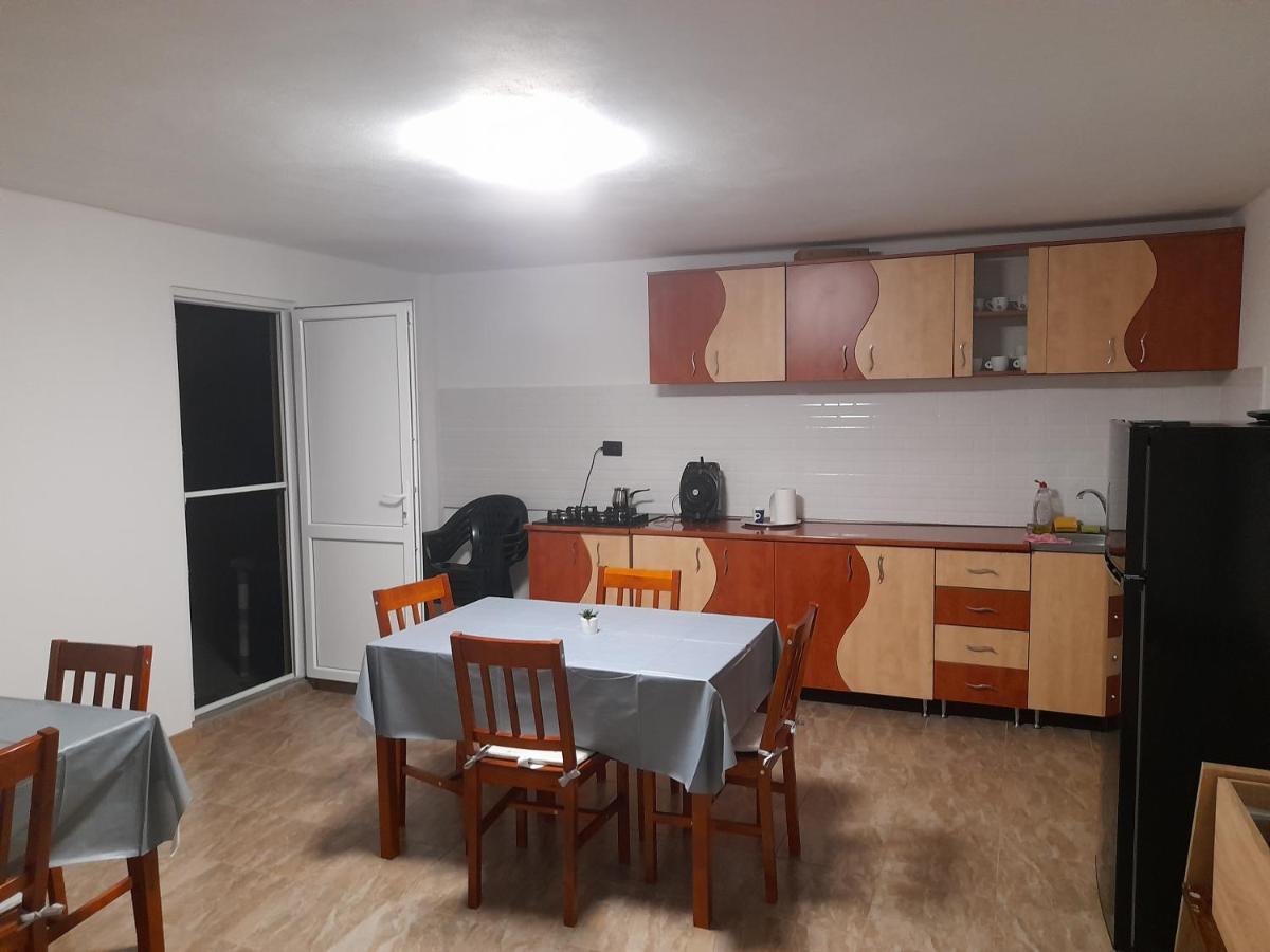 Cabana Varad Coronini Moldova Veche Esterno foto