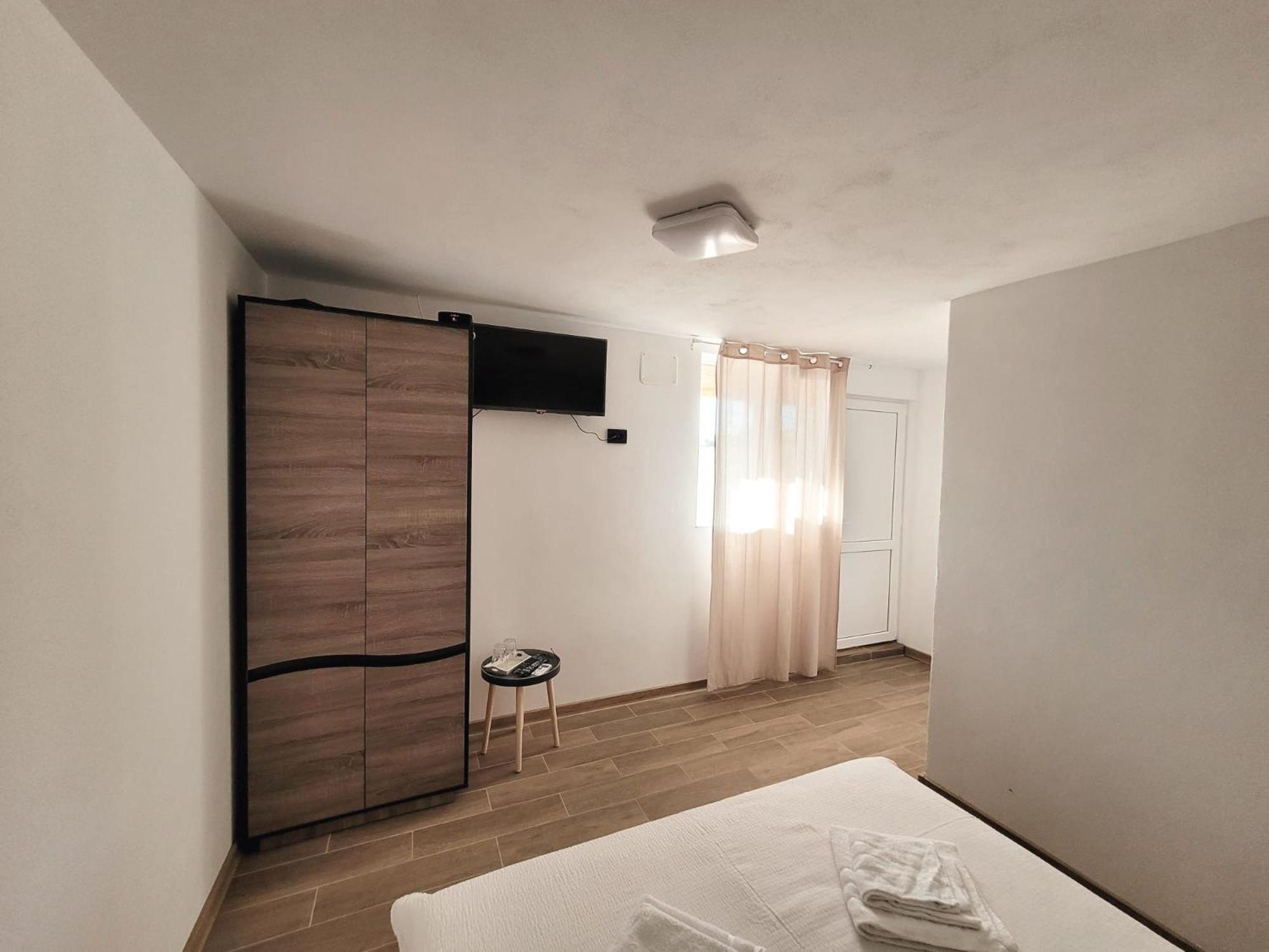 Cabana Varad Coronini Moldova Veche Esterno foto