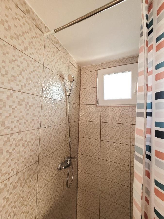 Cabana Varad Coronini Moldova Veche Esterno foto