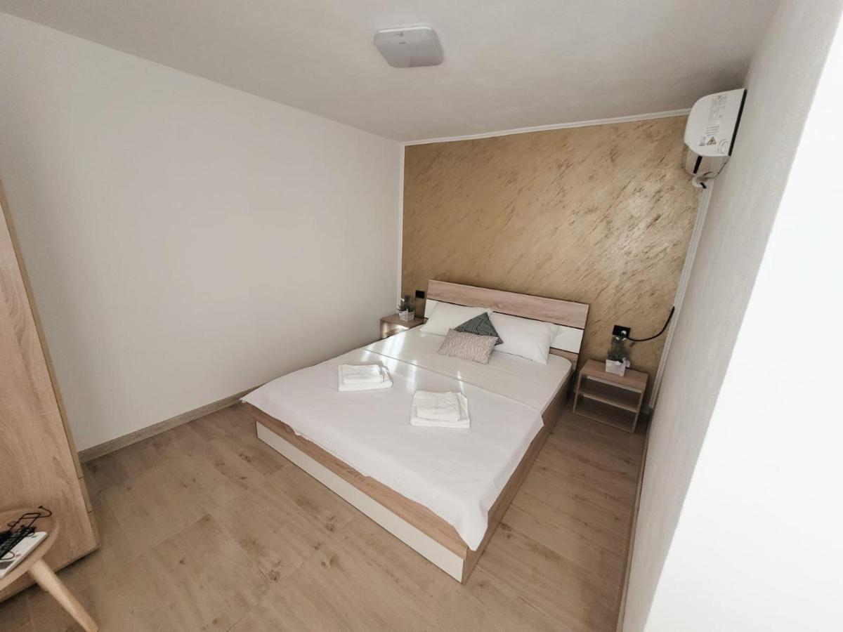 Cabana Varad Coronini Moldova Veche Esterno foto