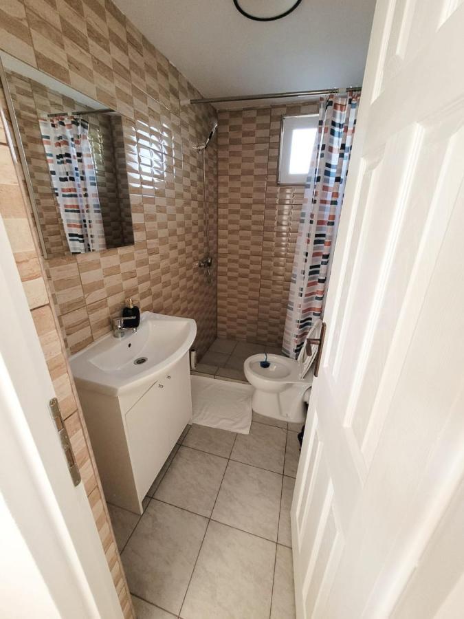 Cabana Varad Coronini Moldova Veche Esterno foto
