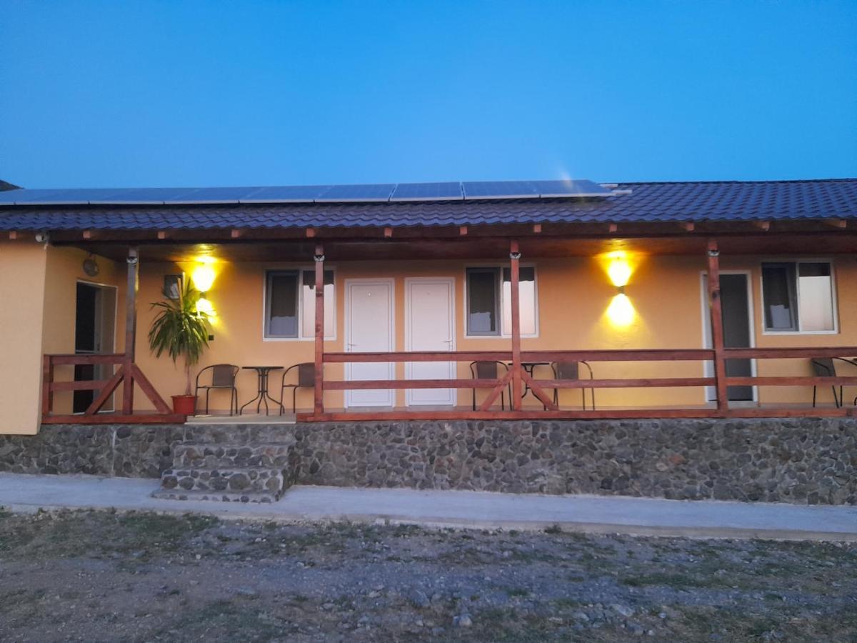 Cabana Varad Coronini Moldova Veche Esterno foto