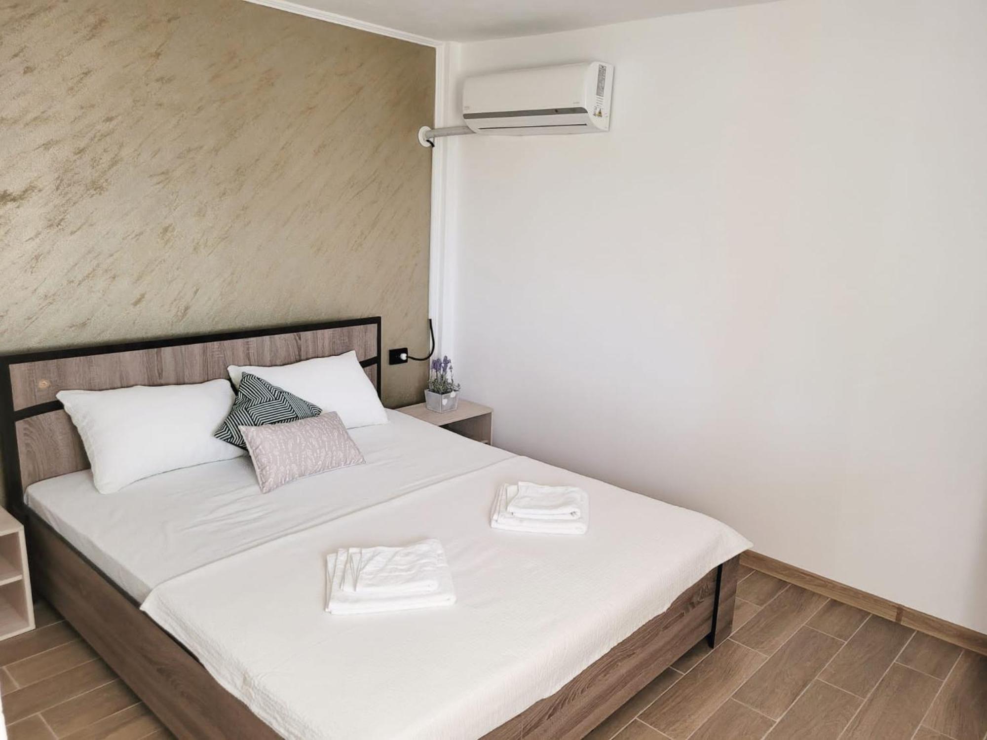 Cabana Varad Coronini Moldova Veche Esterno foto